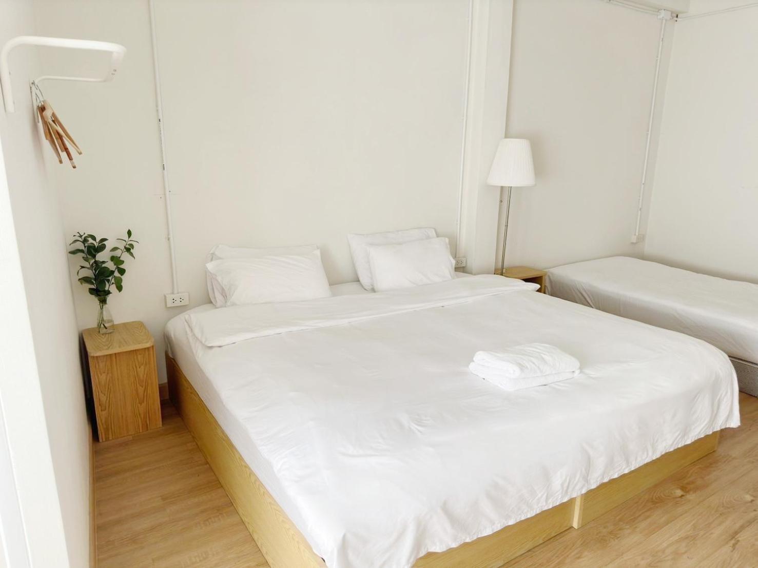 La Moon House Hotel Salaya Eksteriør billede
