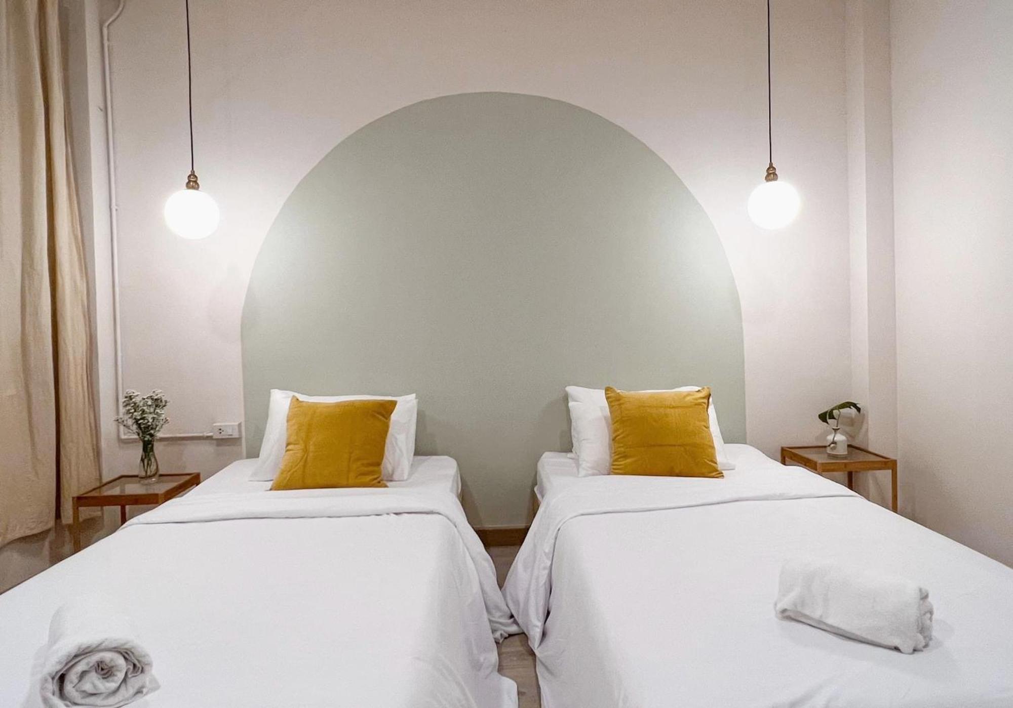 La Moon House Hotel Salaya Eksteriør billede