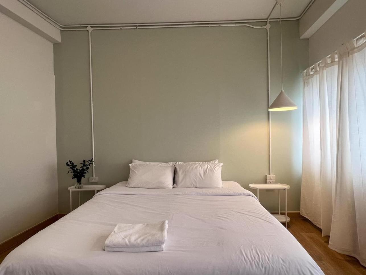La Moon House Hotel Salaya Eksteriør billede