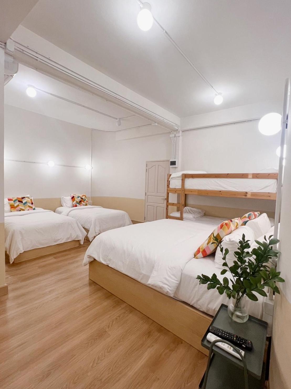 La Moon House Hotel Salaya Eksteriør billede