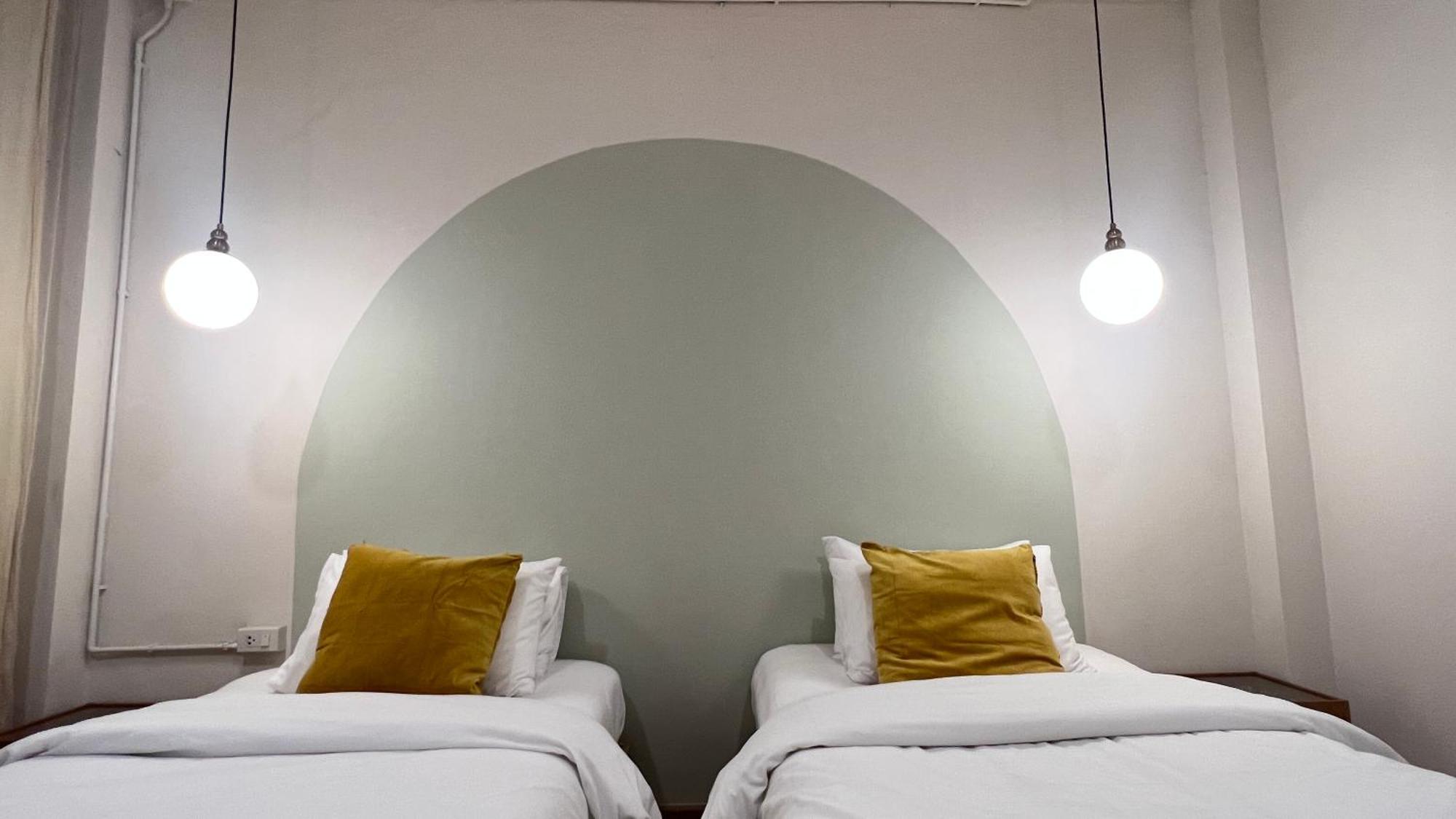 La Moon House Hotel Salaya Eksteriør billede
