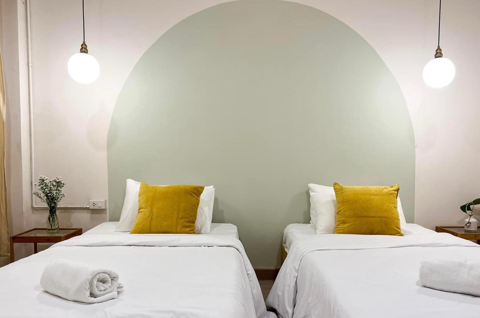 La Moon House Hotel Salaya Eksteriør billede